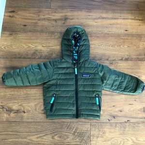 2t Patagonia Down reversible hooded jacket